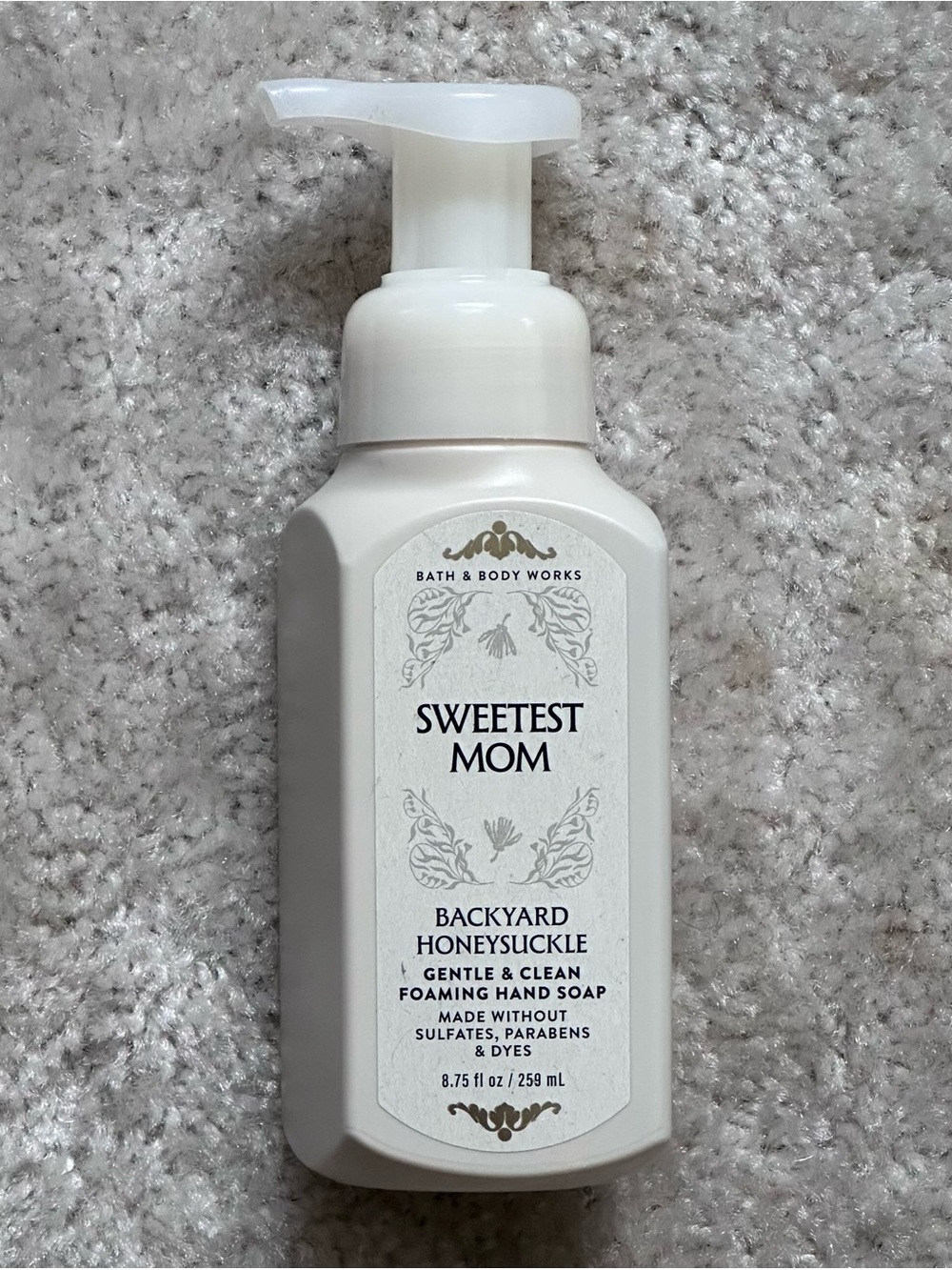 Bath & Body Works - Backyard Honeysuckle Foaming Hand Soap